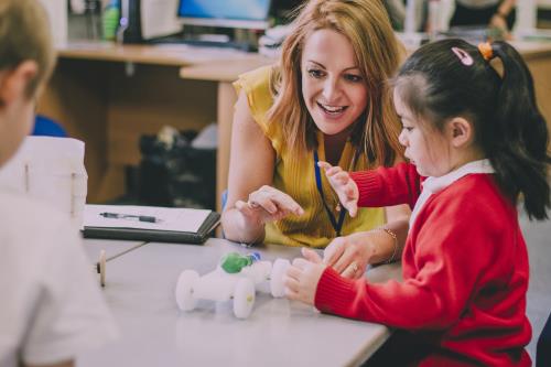 Crossing the Threshold: Enhancing opportunities for practical enquiry in school science through threshold concepts